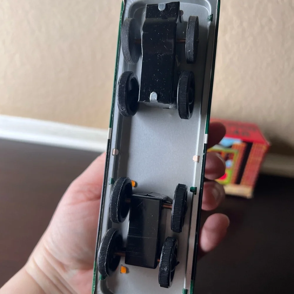 Classic San Francisco Cable Car Toy - Green and Red